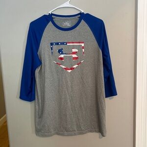 Men’s Under Armour Baseball Tee Size Small gray/Blue/Red GUC